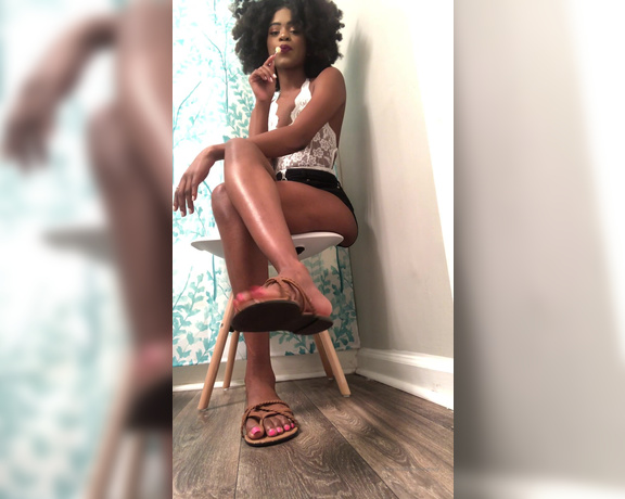 Charming Foxxy aka charmingfoxxy OnlyFans - Sandal dangling requested