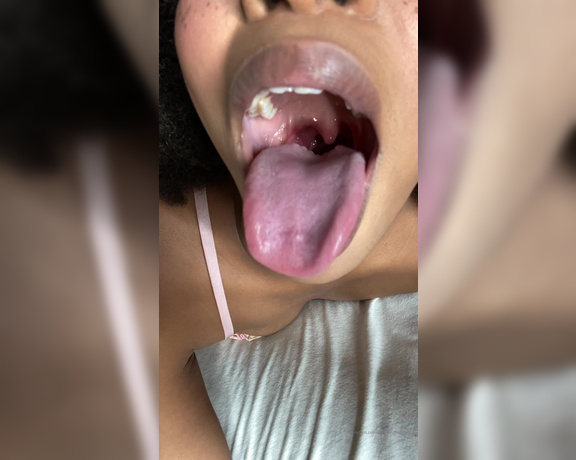 Charming Foxxy aka charmingfoxxy OnlyFans - Quick Vore Observation View Vore)