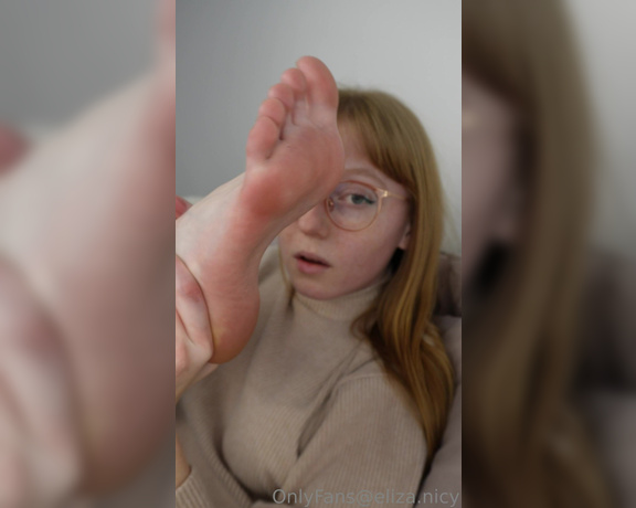 Eliza Nicy aka eliza.nicy OnlyFans - If there is something I really enjoy about footfetish, its definitely sniffing my own feet