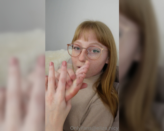 Eliza Nicy aka eliza.nicy OnlyFans - If there is something I really enjoy about footfetish, its definitely sniffing my own feet