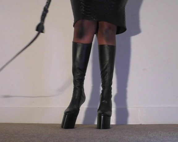 Mistress Ava Black aka missavablack OnlyFans - Oh wow! I was randomly doing these videos while I was bored one day Never released