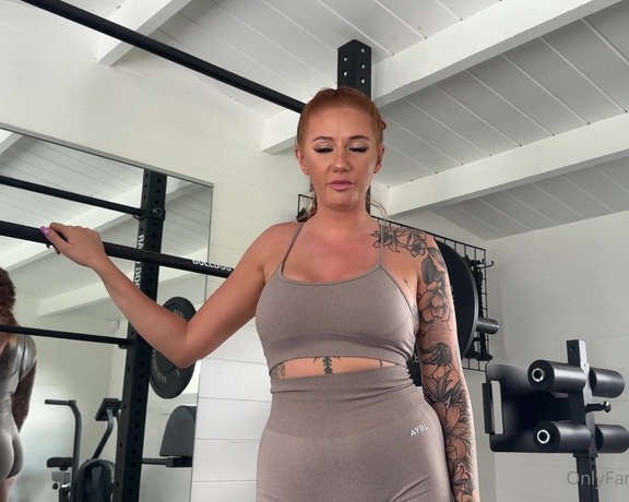 Zara Fox aka zarajfox OnlyFans - Gym Bunny catches you perving  but likes it Body tease clip Goon away!