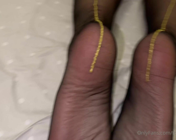 2hotfeet4you aka toohotfeetforyou OnlyFans - This is what happens in bed when dominant female and slave male get together She