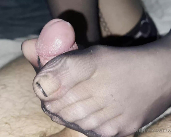 2hotfeet4you aka toohotfeetforyou OnlyFans - Seamed stockings footjob & cum in Not much to add to the headline here, these