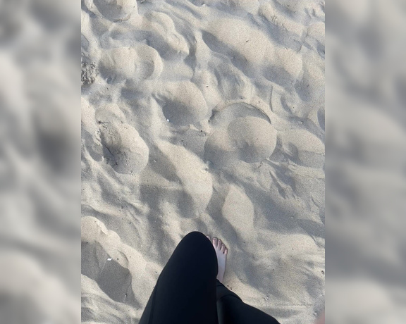 Evans Feet aka evans_feet OnlyFans - I love when my legs are caressed by soft, hot sand, and then you lick