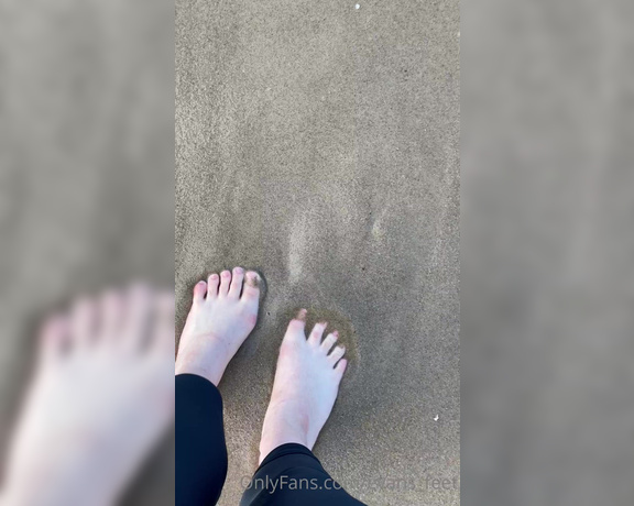 Evans Feet aka evans_feet OnlyFans - Do you like to watch my feet being caressed by the sea waves