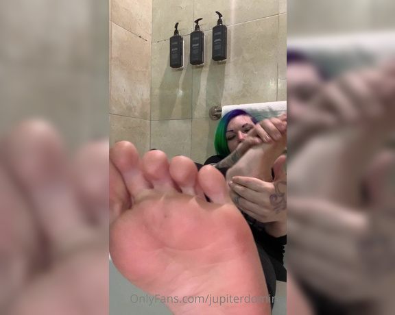 Jupiter Domina aka jupiterdomina OnlyFans - I had 2 long sessions today and I’m DYING Also it’s definitely pedicure time, I’ve been