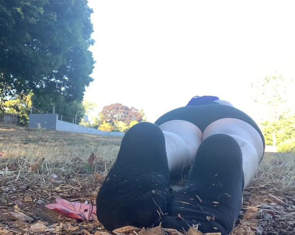 Jupiter Domina aka jupiterdomina OnlyFans - Just layin in the park