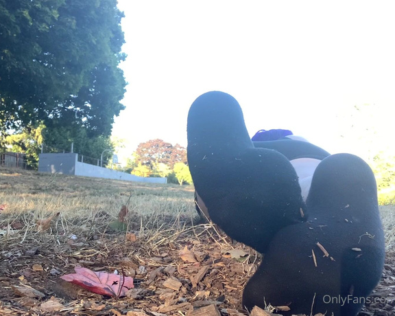 Jupiter Domina aka jupiterdomina OnlyFans - Just layin in the park