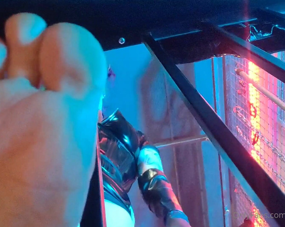 Jupiter Domina aka jupiterdomina OnlyFans - Caged foot boy