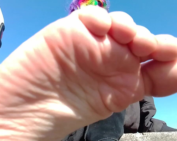 Jupiter Domina aka jupiterdomina OnlyFans - Sweaty UGGs feet in the parking lot of the hardware store