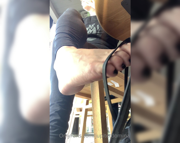 Jupiter Domina aka jupiterdomina OnlyFans - Flip flop dangle at Sbux in two parts)