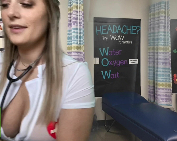 Miss Cassi aka misscassi OnlyFans - Lice check