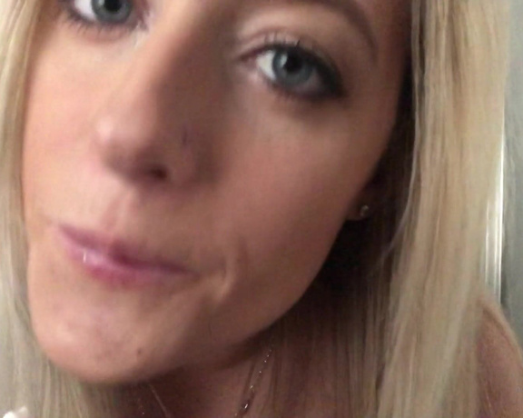 Miss Cassi aka misscassi OnlyFans - First Video playing with my new microphone, need to make adjustments still