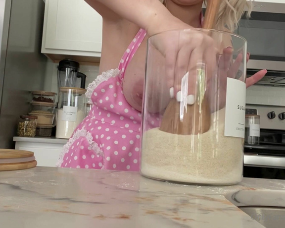 Miss Cassi aka misscassi OnlyFans - Rearrange my pantry with me! ASMR