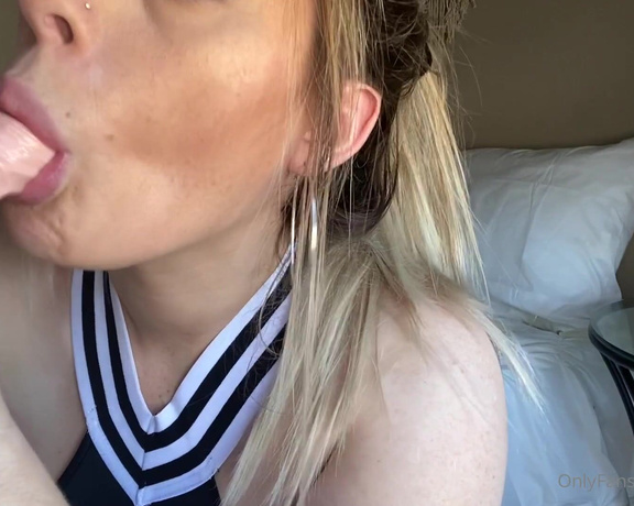 Miss Cassi aka misscassi OnlyFans - I’d really like a person to try some ASMR sounds with