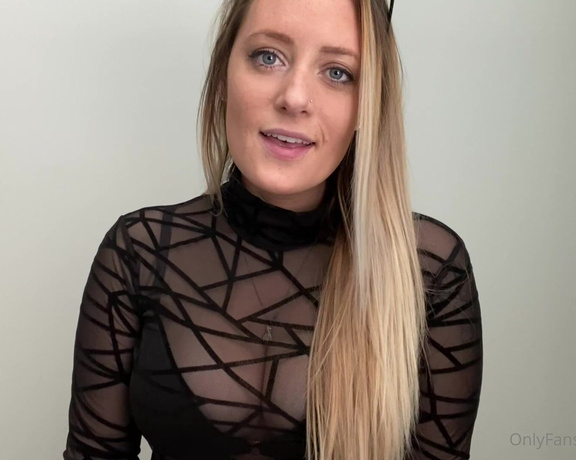 Miss Cassi aka misscassi OnlyFans - Hair Stylist ASMR babes