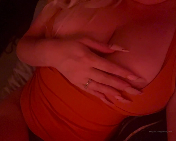 Goddess_Siham aka goddess_siham OnlyFans - Whos going to feed me some morning dick!