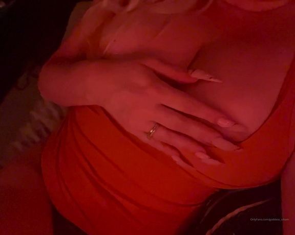 Goddess_Siham aka goddess_siham OnlyFans - Whos going to feed me some morning dick!