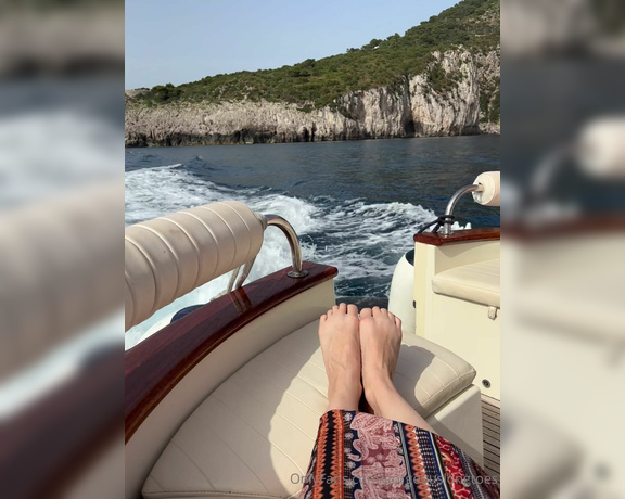 Gorgeous Long Toes aka gorgeouslongtoes OnlyFans - What’s more Blue… My toes, the water, or the Blue Grotto itself