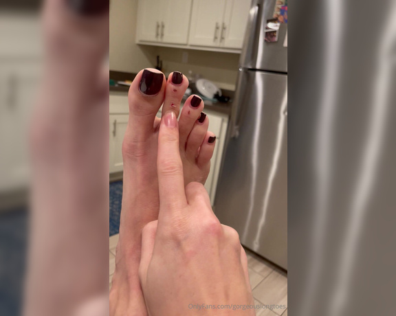 Gorgeous Long Toes aka gorgeouslongtoes OnlyFans - Having toes this long is a HAZARD! I wanted a pedi this weekend so badly This