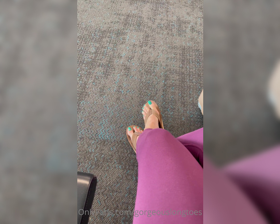 Gorgeous Long Toes aka gorgeouslongtoes OnlyFans - Seen at an airport near you