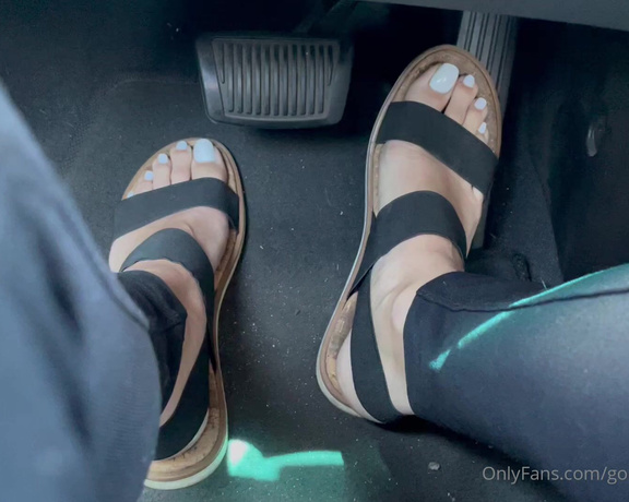 Gorgeous Long Toes aka gorgeouslongtoes OnlyFans - Driving home after a long week away I feel so refreshed and relaxed!! I will