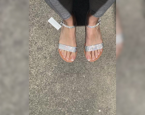 Gorgeous Long Toes aka gorgeouslongtoes OnlyFans - Tuesday Shoesday! Enjoy this brand new, sparkly sandal Thank you for the gift!