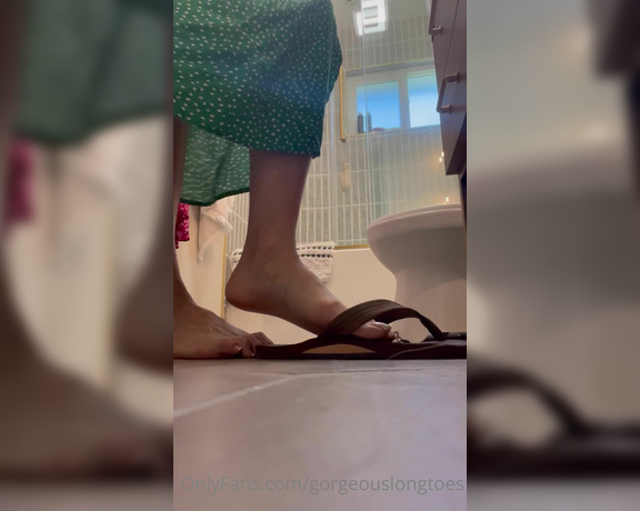Gorgeous Long Toes aka gorgeouslongtoes OnlyFans - Humpday POV You’re a tiny on my bathroom floor, peeking while I get ready for