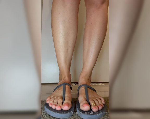 Gorgeous Long Toes aka gorgeouslongtoes OnlyFans - TGIF The Goddess is Filming …and you’re just a tiny hiding under my bathroom cabinet!