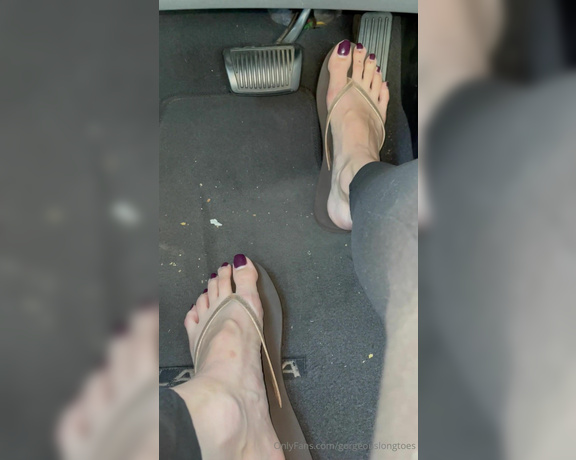 Gorgeous Long Toes aka gorgeouslongtoes OnlyFans - I am on my way to have some dinner and watch football, and I’m thinking about