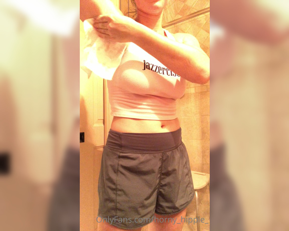 Hannah Hunt aka horny_hippie_ OnlyFans - Mopping up my sweaty pits & body after an intense workout All the tissues