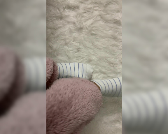 Puja aka caramelprofessor OnlyFans - I should be making dinner but I’m playing with my socks instead