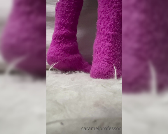 Puja aka caramelprofessor OnlyFans - What do you wear to bed in winter These are my Favourite pink warm socks