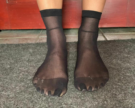 Puja aka caramelprofessor OnlyFans - These nylon socks are