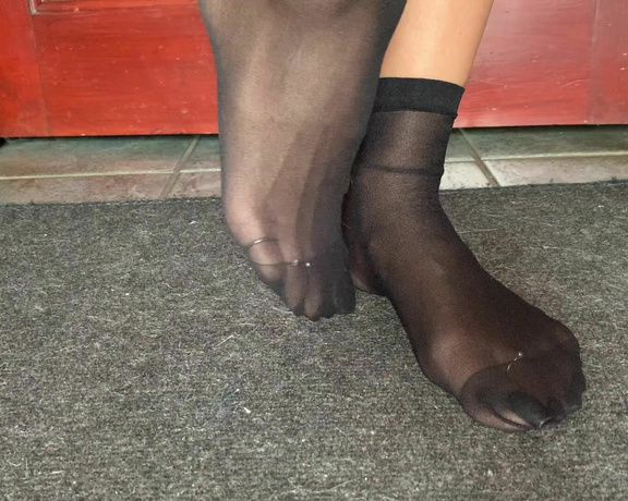 Puja aka caramelprofessor OnlyFans - These nylon socks are