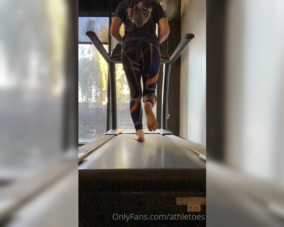 Athletoes aka athletoes OnlyFans - A whole 6 minutes of slow mo running
