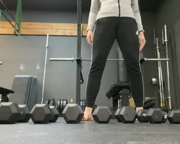 Athletoes aka athletoes OnlyFans - This Thursday Theme is What in the gym can I lift with my feet