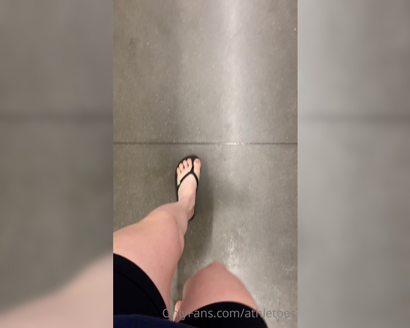 Athletoes aka athletoes OnlyFans - So late to the grocery store