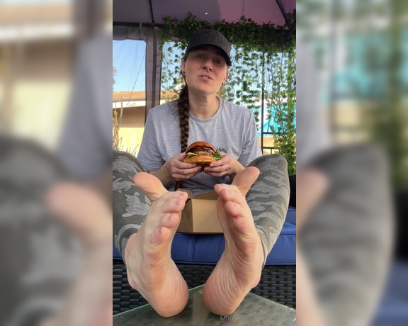 Athletoes aka athletoes OnlyFans - I’ll devour this burger while you devour my feet