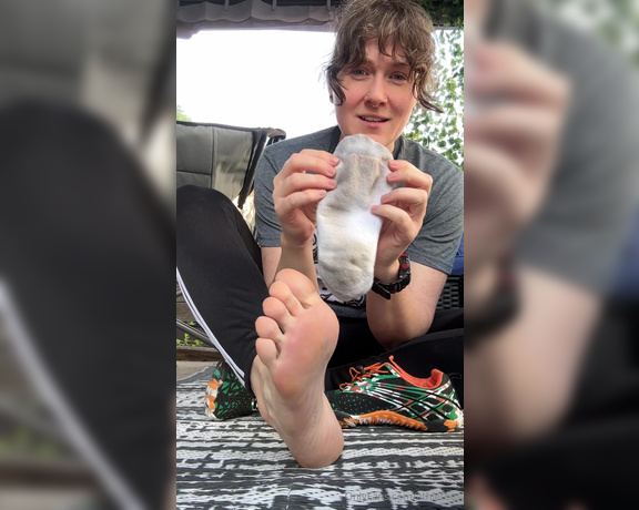 Athletoes aka athletoes OnlyFans - Finally getting out of the sweaty socks