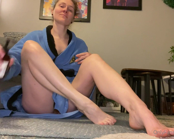 Athletoes aka athletoes OnlyFans - Nightly lotion