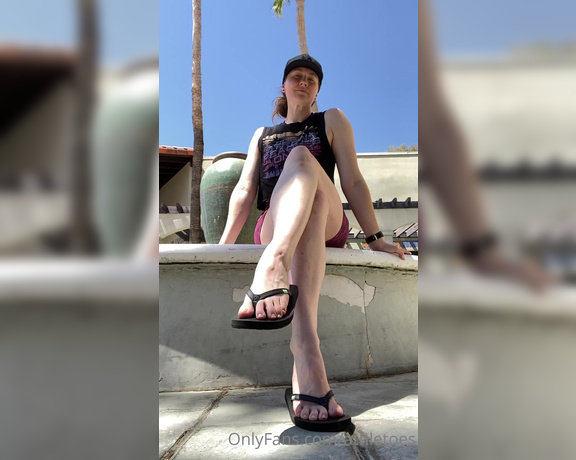 Athletoes aka athletoes OnlyFans - Enjoying the weather while it’s not trying to torch