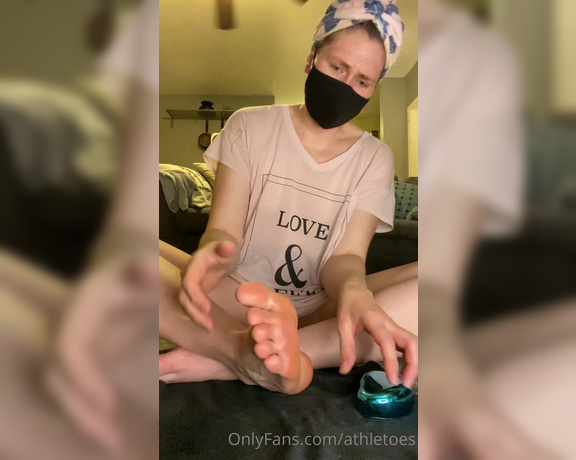 Athletoes aka athletoes OnlyFans - Freshly showered and testing the new toy!