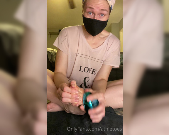 Athletoes aka athletoes OnlyFans - Freshly showered and testing the new toy!