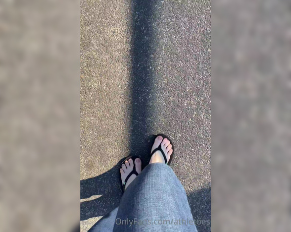 Athletoes aka athletoes OnlyFans - It’s not freezing today so I took a very quick walk in the flippy floppies
