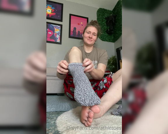 Athletoes aka athletoes OnlyFans - Sunday socks It’s still chilly so cozy socks It is! Let’s cozy up and watch