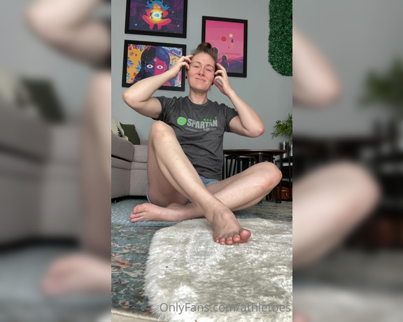 Athletoes aka athletoes OnlyFans - Relaxing toes wiggles One of the best feelings is running my fingers over my scalp