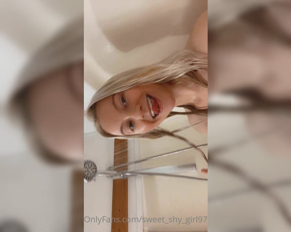 Goddess Shy aka sweetshygirl97 OnlyFans - Shower snaps for Saturday’s start to your day