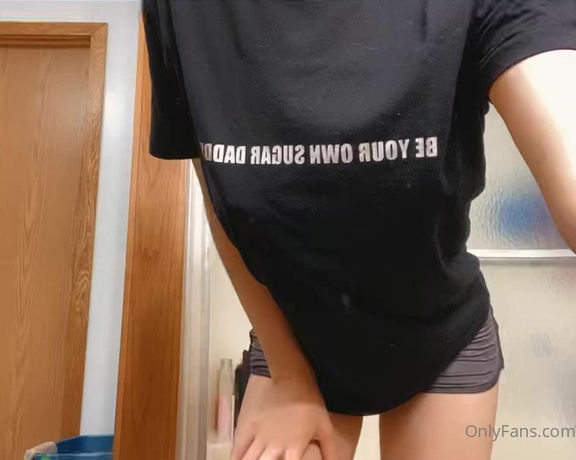 Goddess Shy aka sweetshygirl97 OnlyFans - I’m my own sugar daddy, just robbing you subs